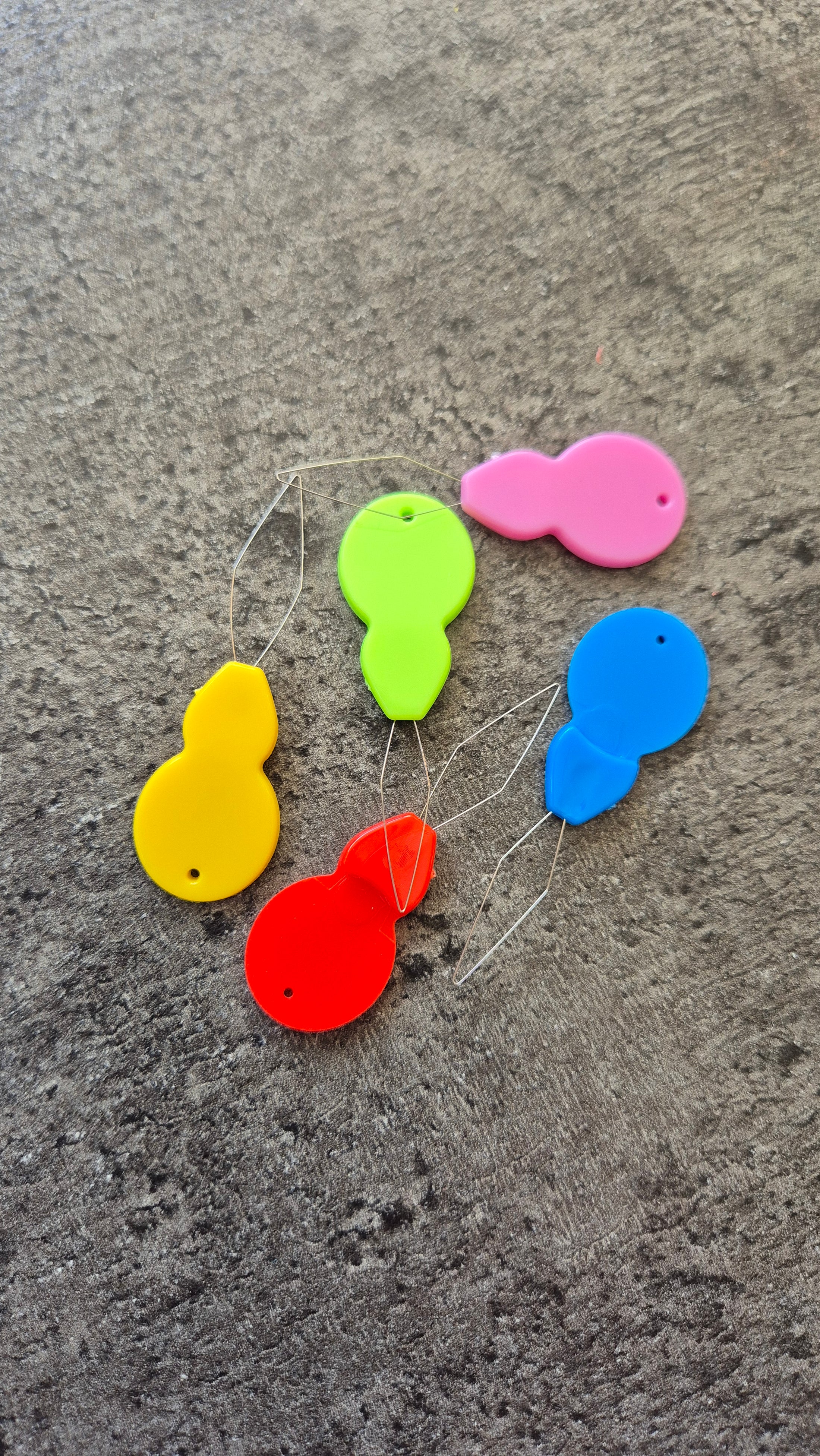 Nadel-Garn-Einfädler - 5 Stück - bunt