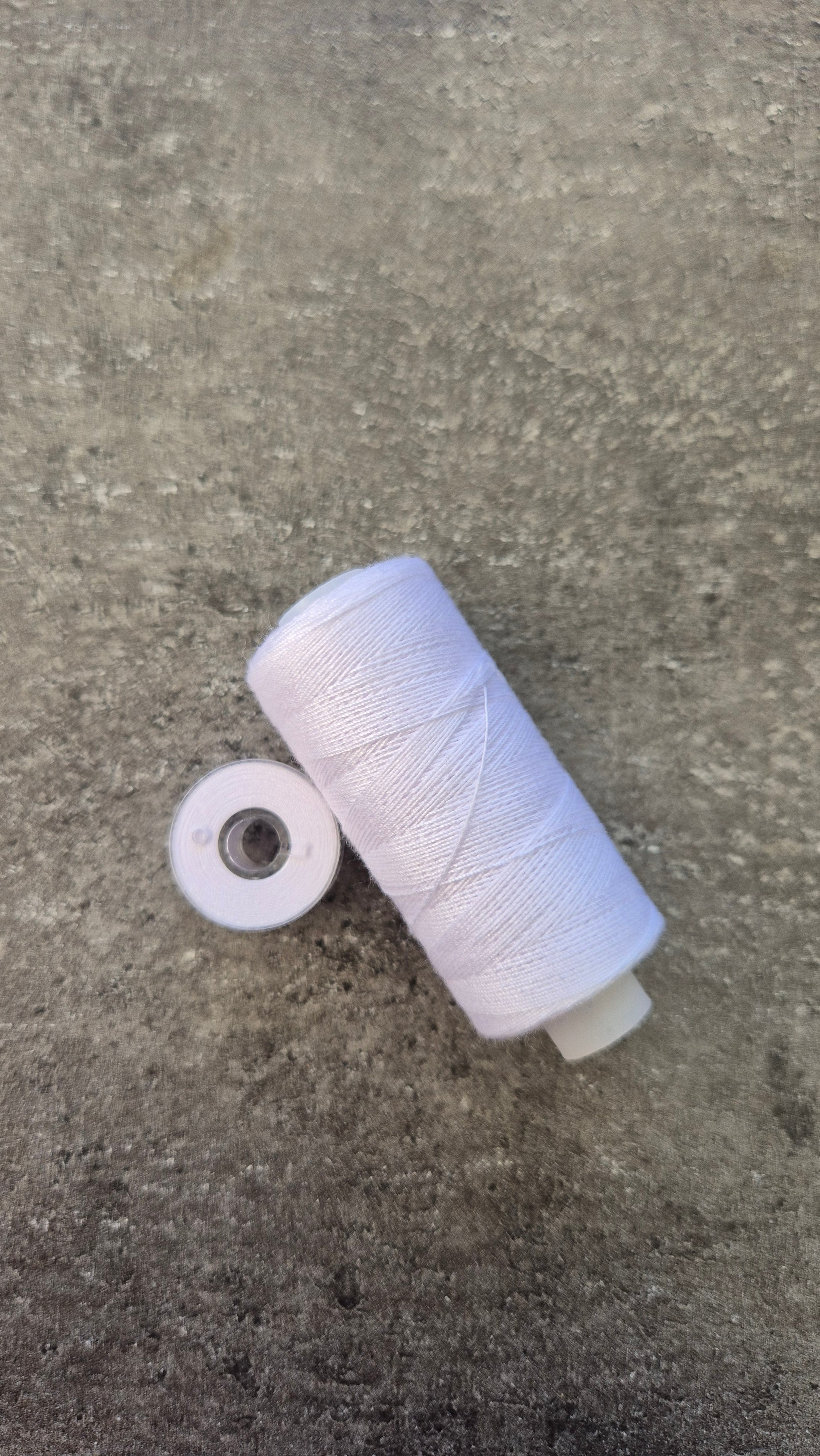Nähgarn mit Unterfadenspule - verschiedene Farben