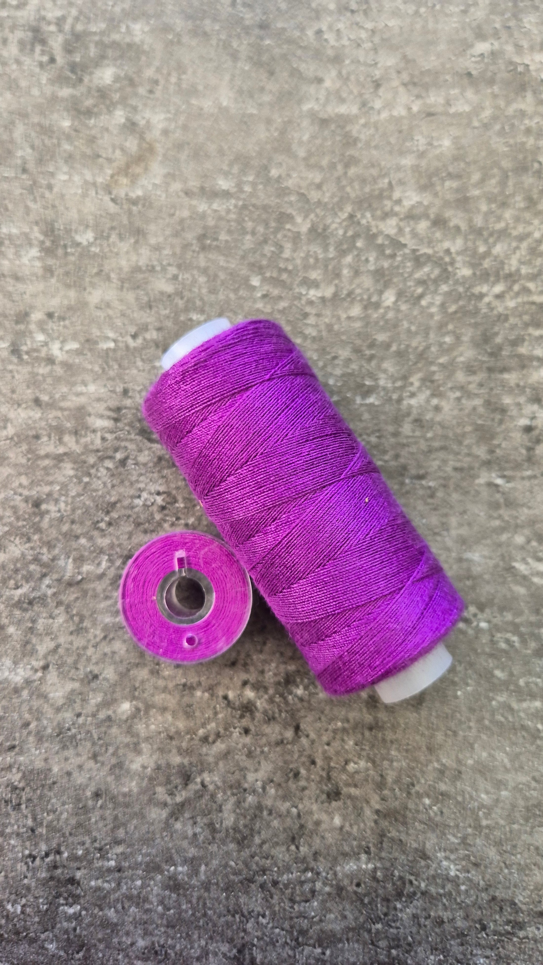 Nähgarn mit Unterfadenspule - verschiedene Farben
