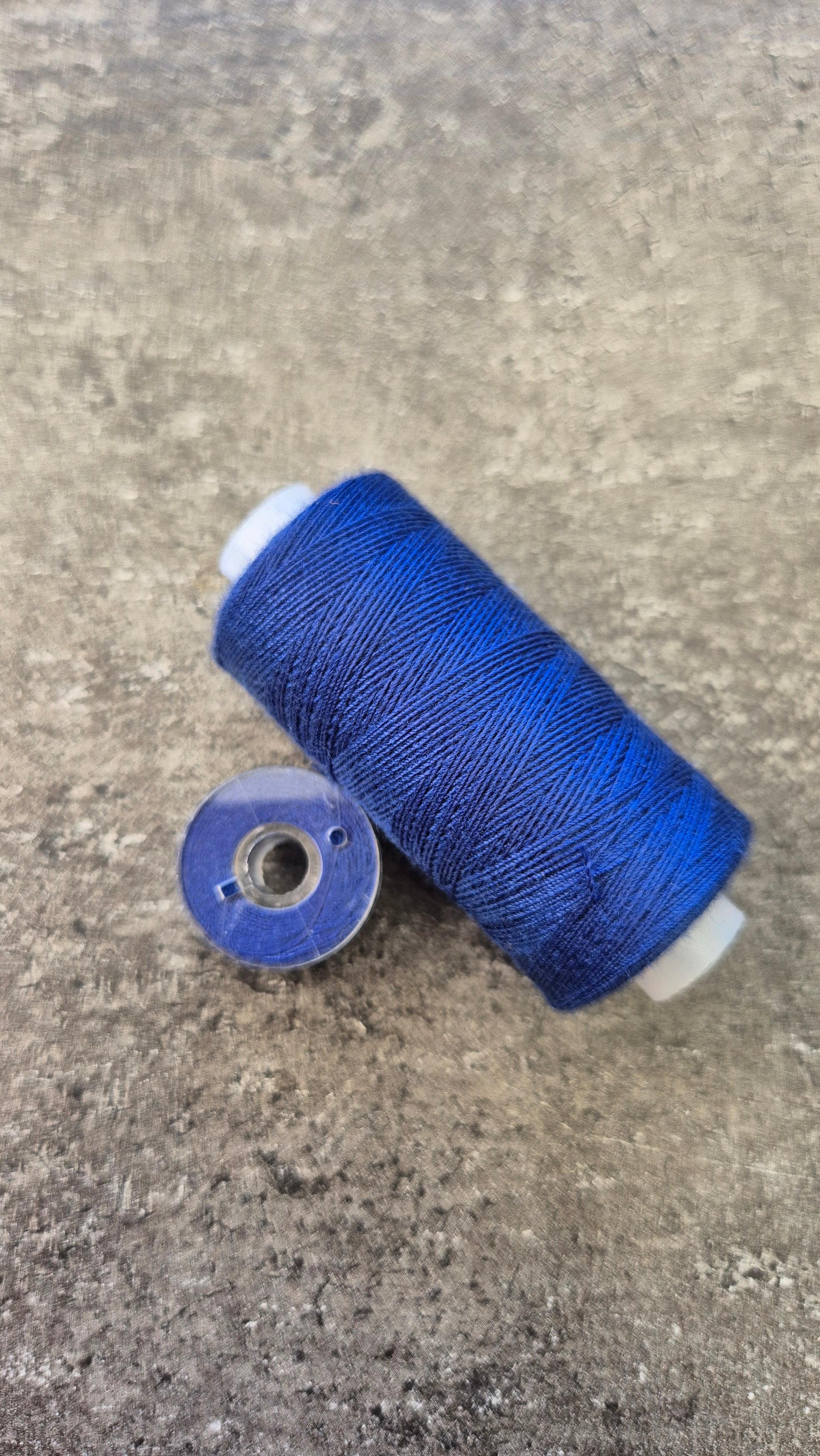 Nähgarn mit Unterfadenspule - verschiedene Farben