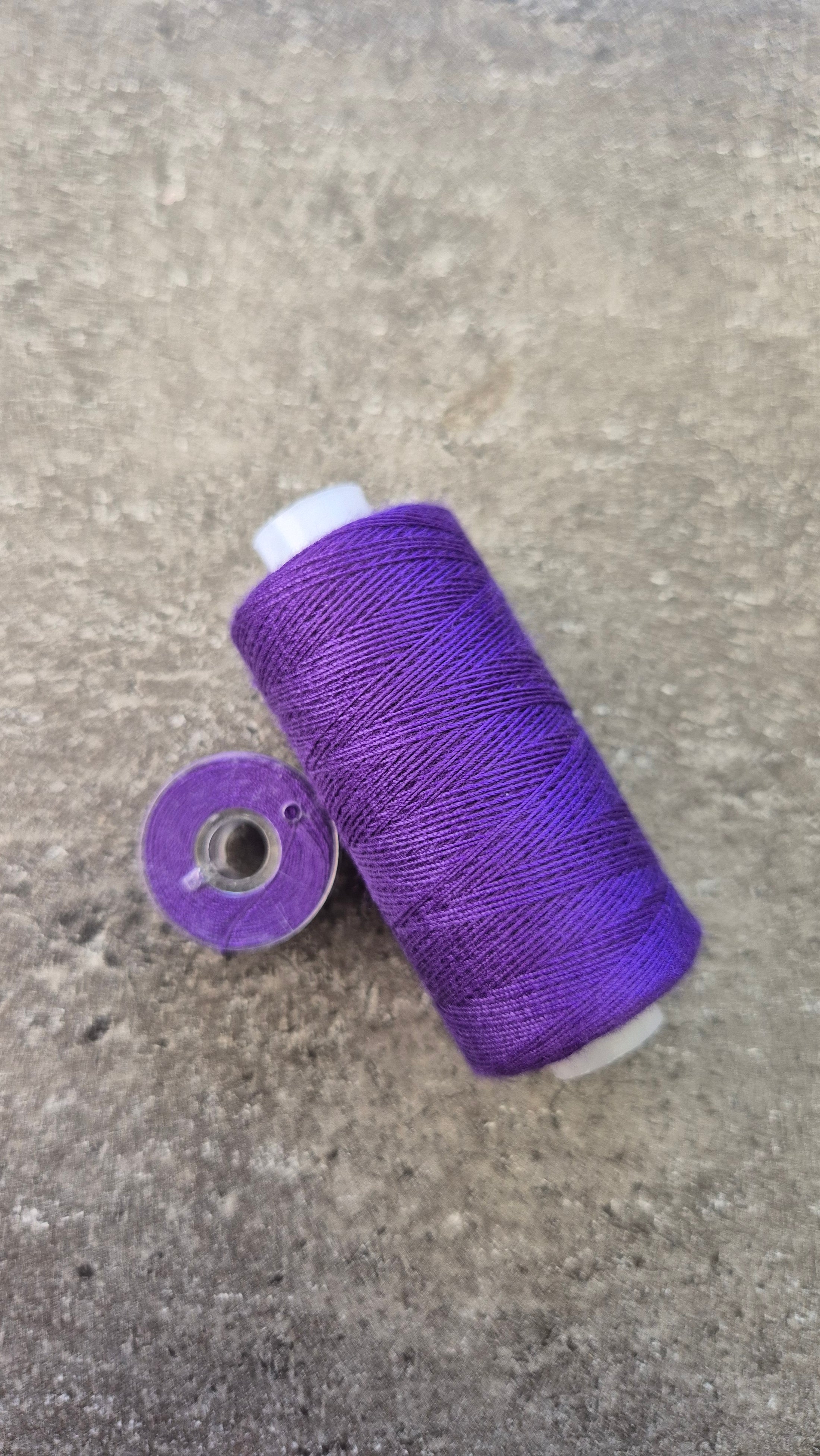 Nähgarn mit Unterfadenspule - verschiedene Farben