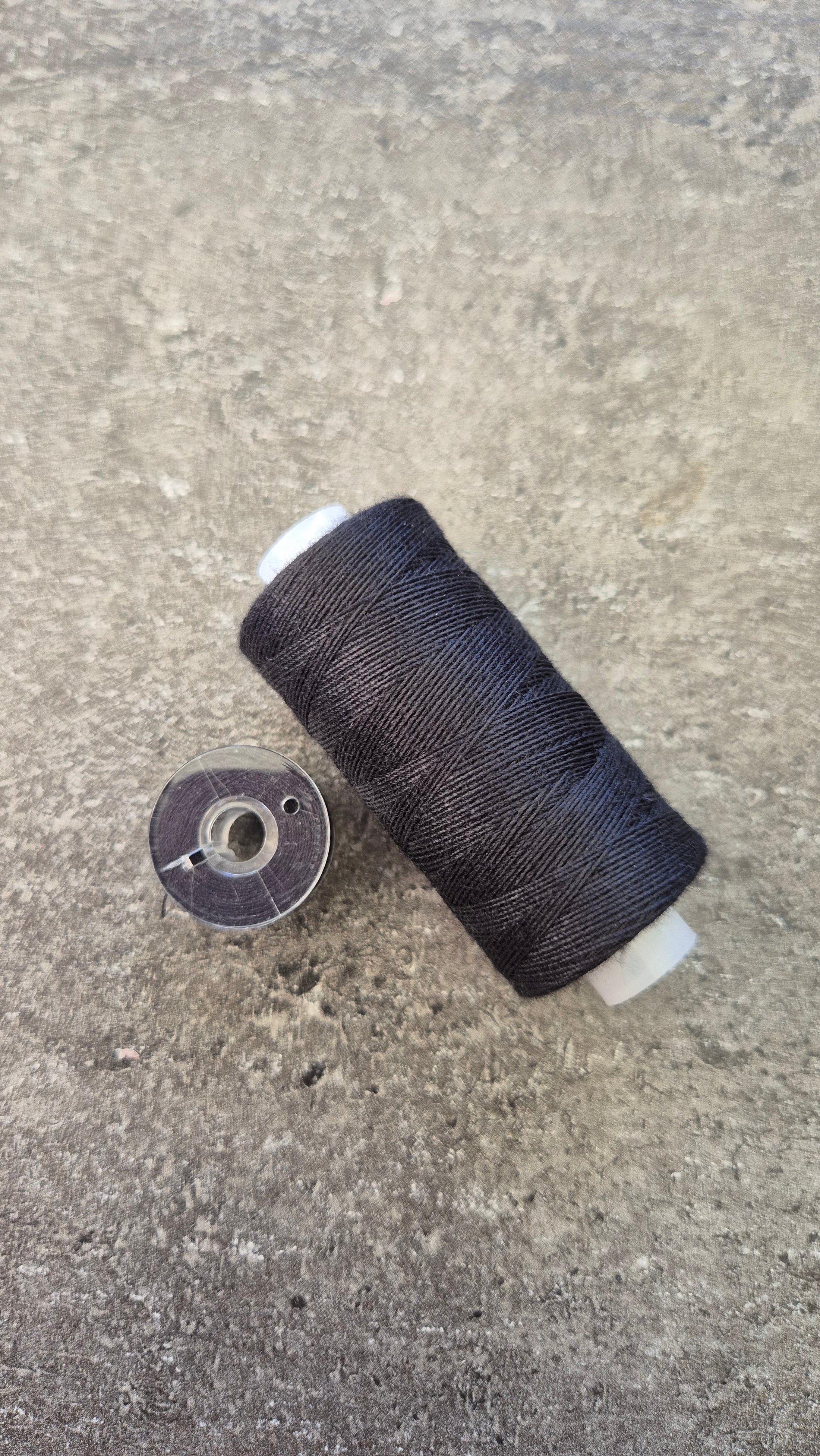 Nähgarn mit Unterfadenspule - verschiedene Farben